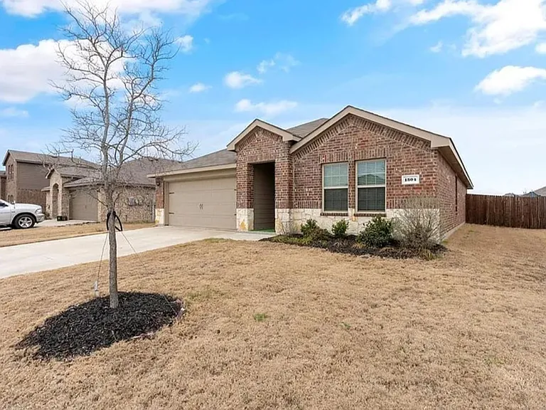 1304 Lowhill Dr — Photo 25
