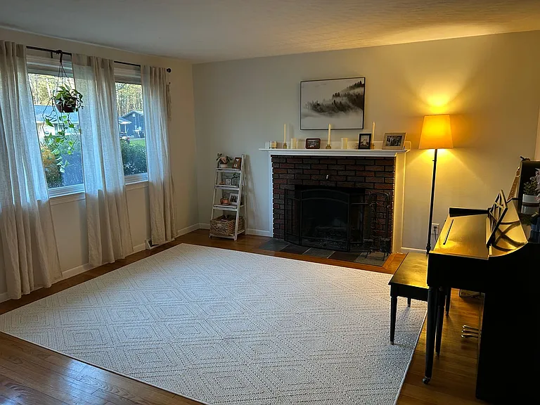54 Harrington Rd — Photo 5