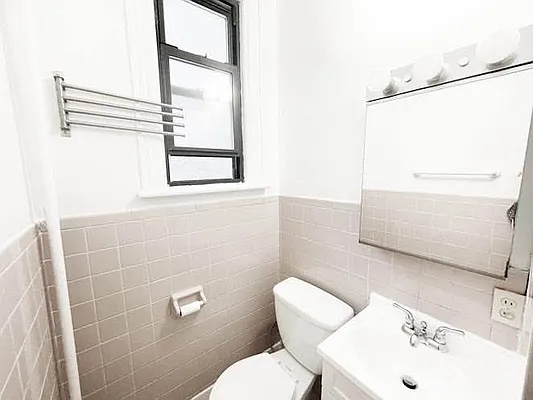 Rented by Ulas Real Estates Inc | media 25
