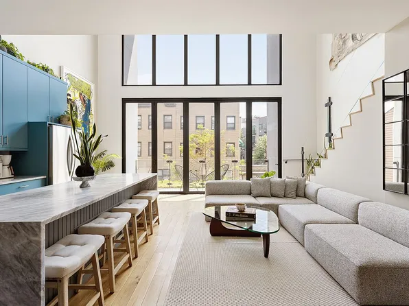 237 Devoe St #2F, Brooklyn, NY 11211