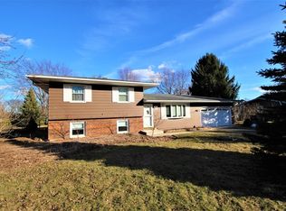 42215 N Hanks Ave, Zion, IL 60099