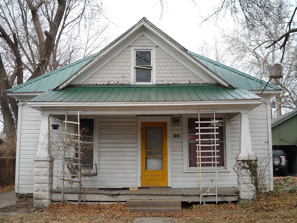 2nd image of 720 W 4th St