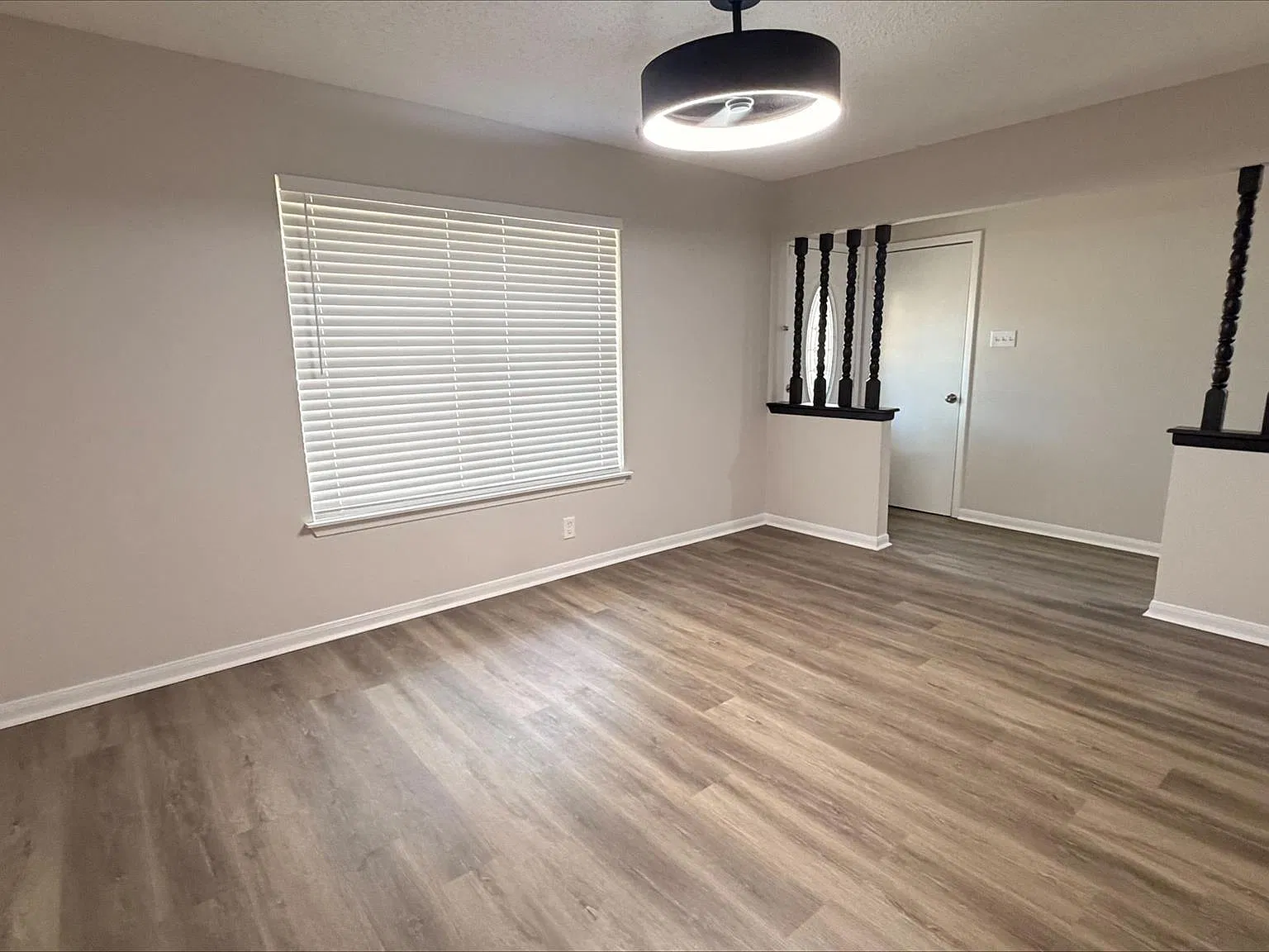 3 bed, 2.0 bath, 1296 sqft, $1,650 — Photo 2