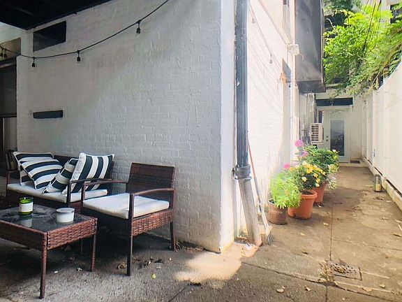3rd image of 606 2nd St APT 1