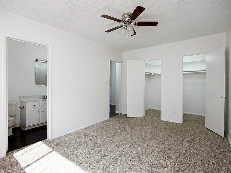 Prospect Plaza Apartments — Photo 14