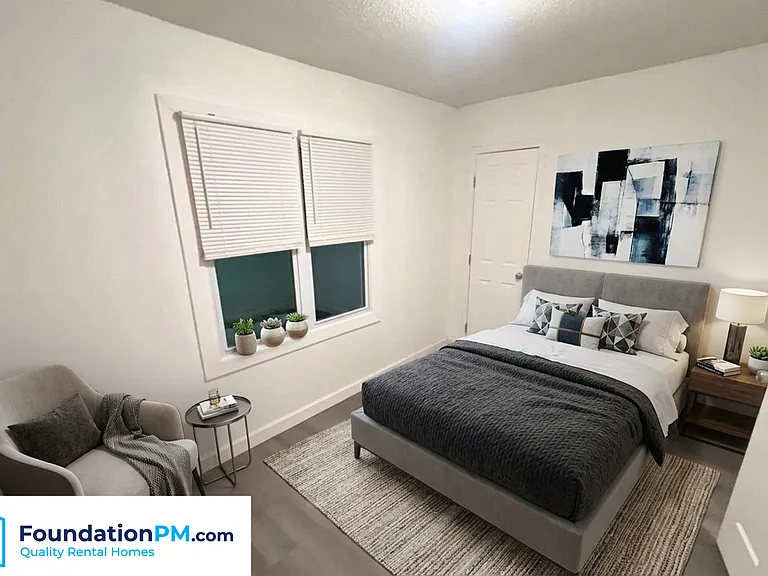 2773 Waverly Ave — Photo 14