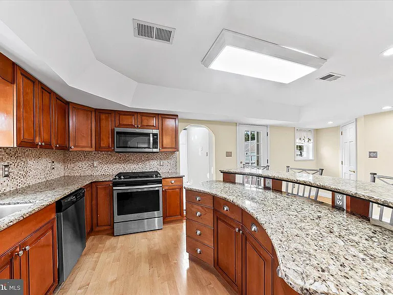 4110 Naamans Creek Rd — Photo 6
