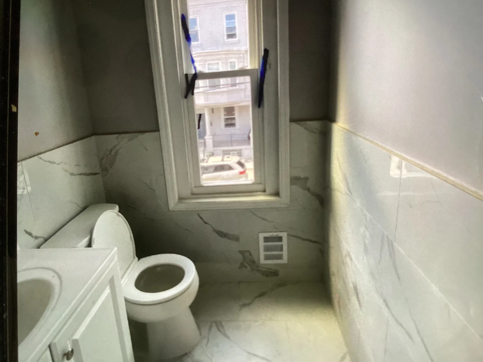 3 bed, 1200 sqft, $1,850 — Photo 2