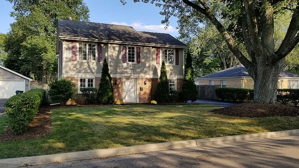 526 Kenwood Ave photo 1