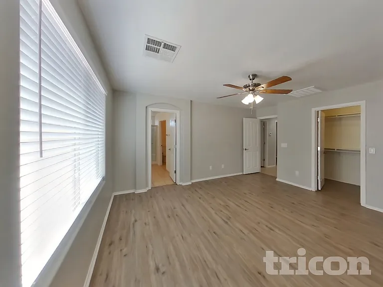 601 E Press Rd — Photo 6