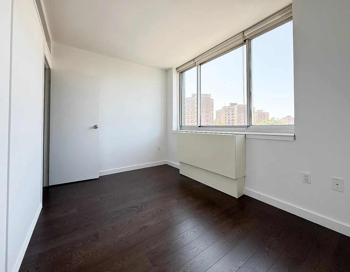 310 East 2nd Street — Photo 4