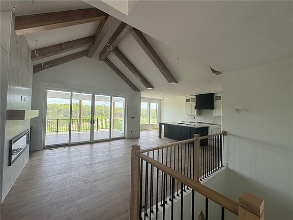 4th image of 3116 SW Summit View Trl