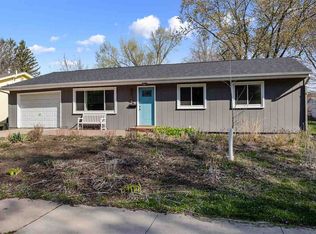 3216 Shamrock Dr, Iowa City, IA 52245