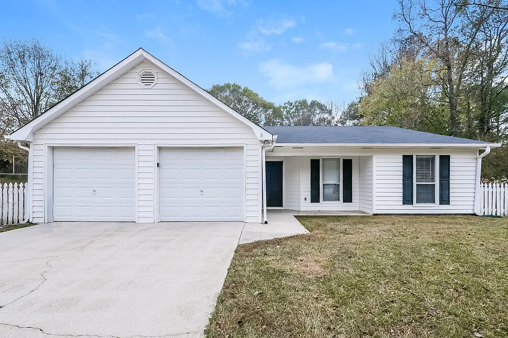 3 bed, 2.0 bath, 1523 sqft, $1,795 — Photo 1