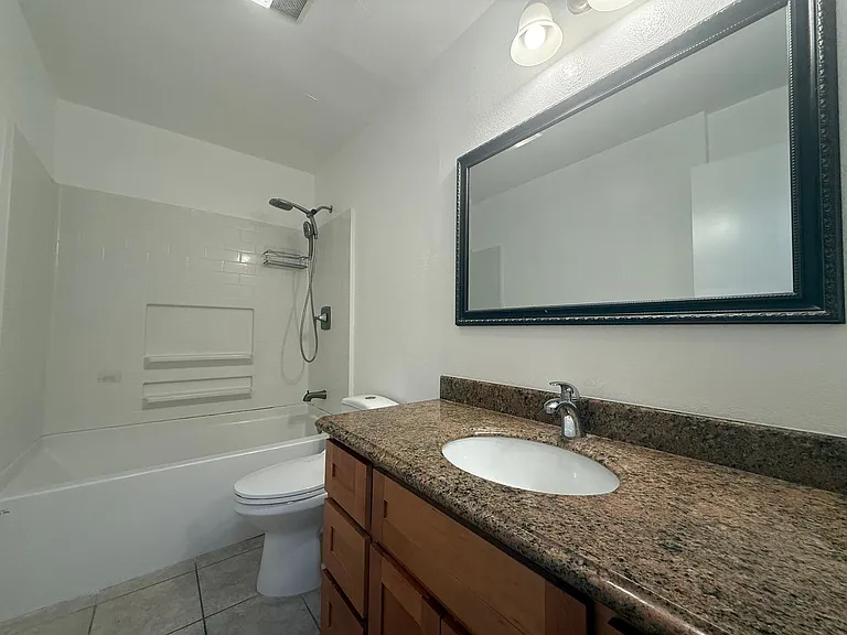 1505 Four Oaks Cir — Photo 10