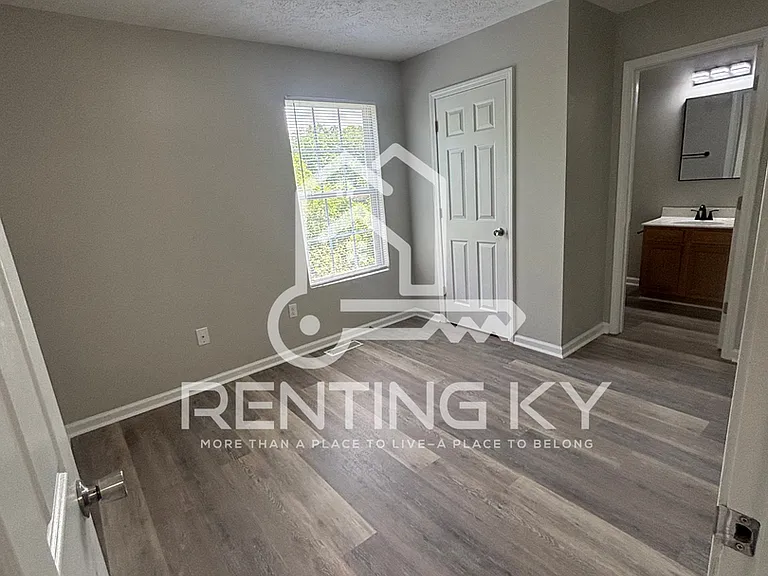1419 Westwood Dr — Photo 7