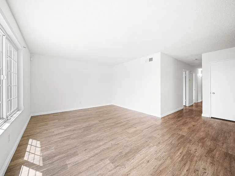 7608 Hyssop Dr — Photo 8