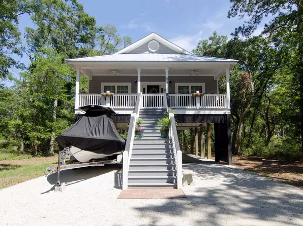 520 Palmetto Pointe Ln, Edisto Island, SC 29438