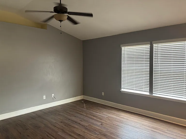 5261 Montejo Dr — Photo 8