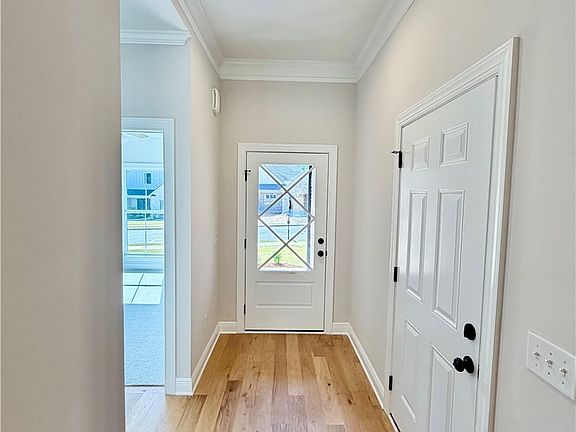 3rd image of 13953 Glenview Dr