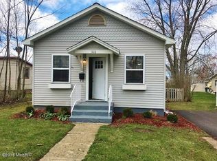 308 Sherwood St, Three Oaks, MI 49128