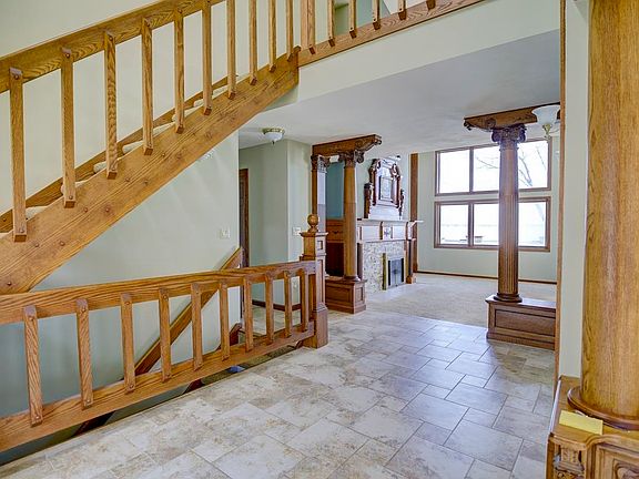 4th image of 3270 Brooklyn Dr
