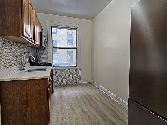 4th image of 32-82 33rd St #2F