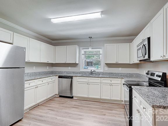 5th image of 6344 Bandy Dr