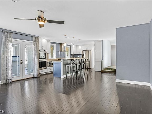 5th image of 9580 Orchid Bay Dr