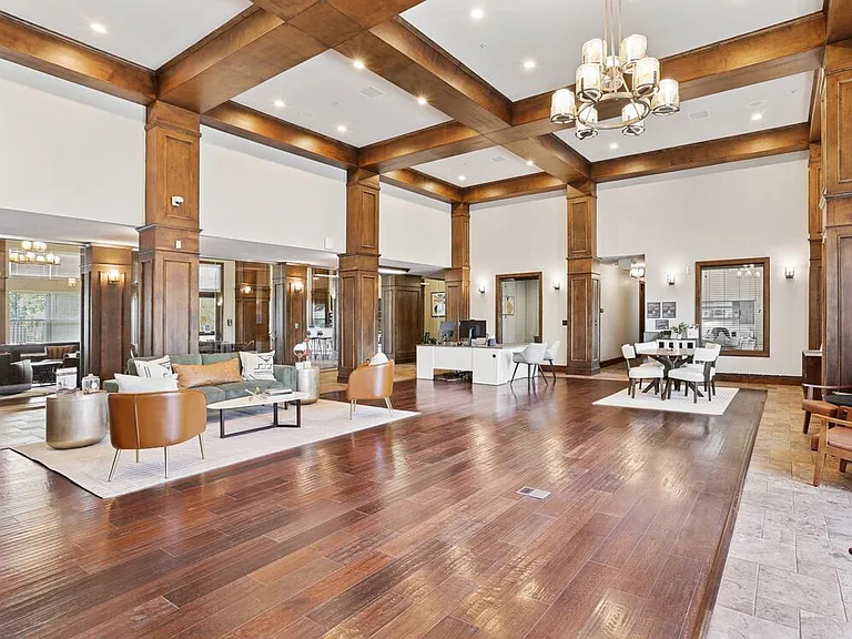 Leasing lobby