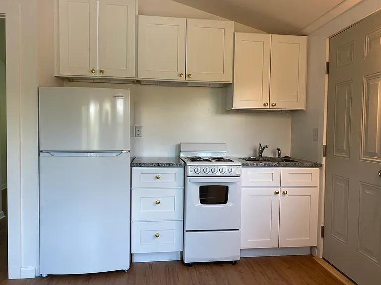 25 Howland Rd #R21-A — Photo 4