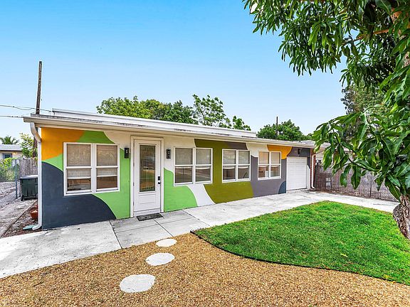 4th image of 709 SW 9th Court