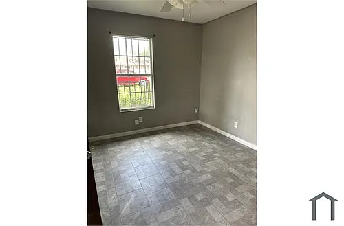 3046 Elgin St Photo 1