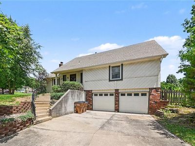 401 N Adams St, Raymore, MO, 64083
