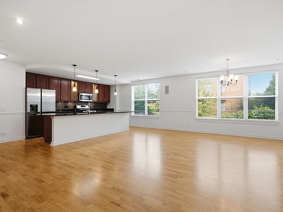 2nd image of 2220 W Maypole Ave Unit 202