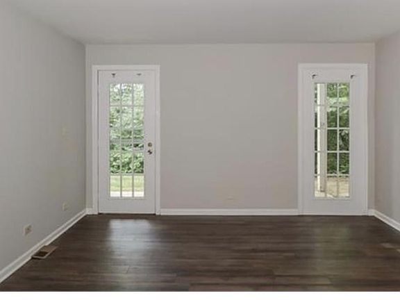 3rd image of 1238 Ballantrae Pl APT A