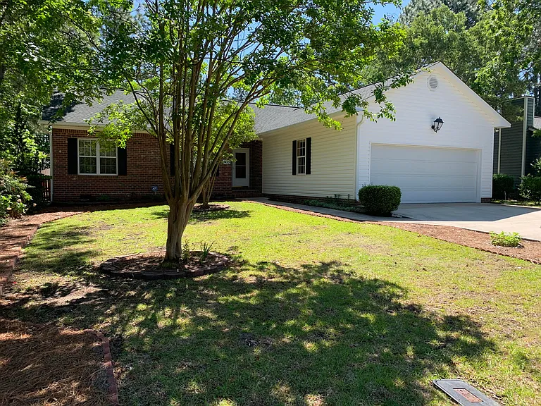 1455 Longleaf Dr E — Photo 2