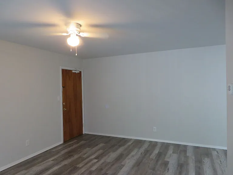 1100 Lakeview Ave — Photo 3