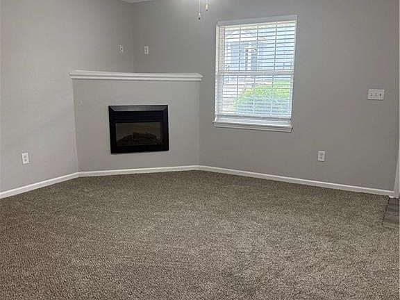4th image of 314 NE Coldwater Creek Dr