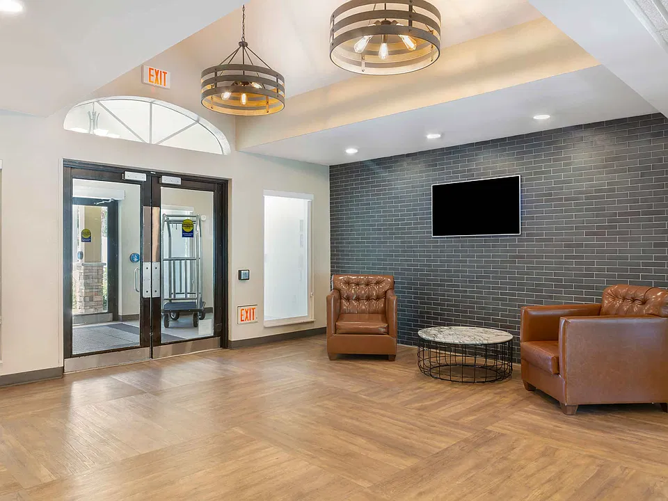 Lobby and Guest Check-in