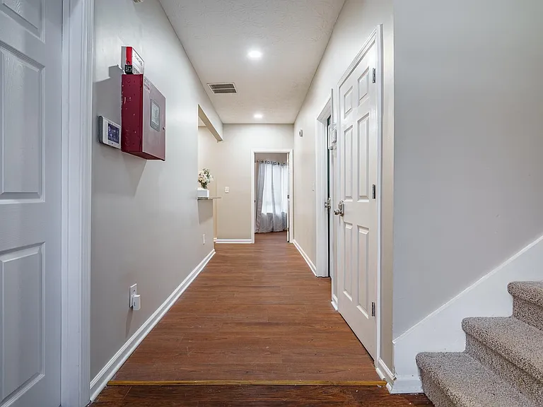 Creekview Dr — Photo 9