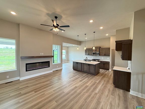 2nd image of 3009 Bertram St