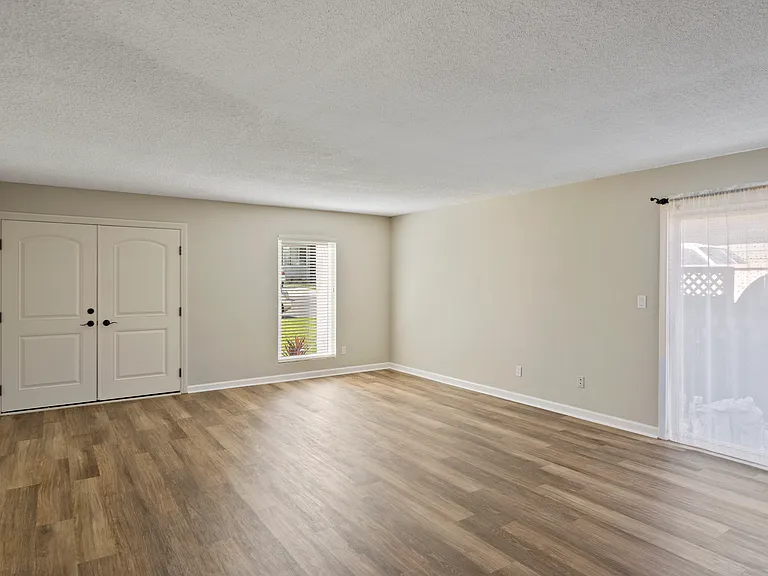 1909 Harriman Ln #1 — Photo 6