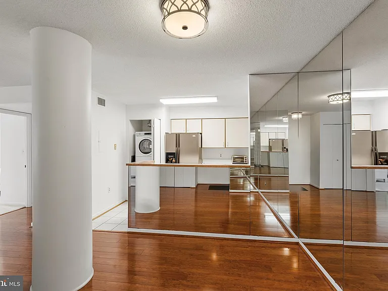 2111 Wisconsin Ave NW #203 — Photo 3
