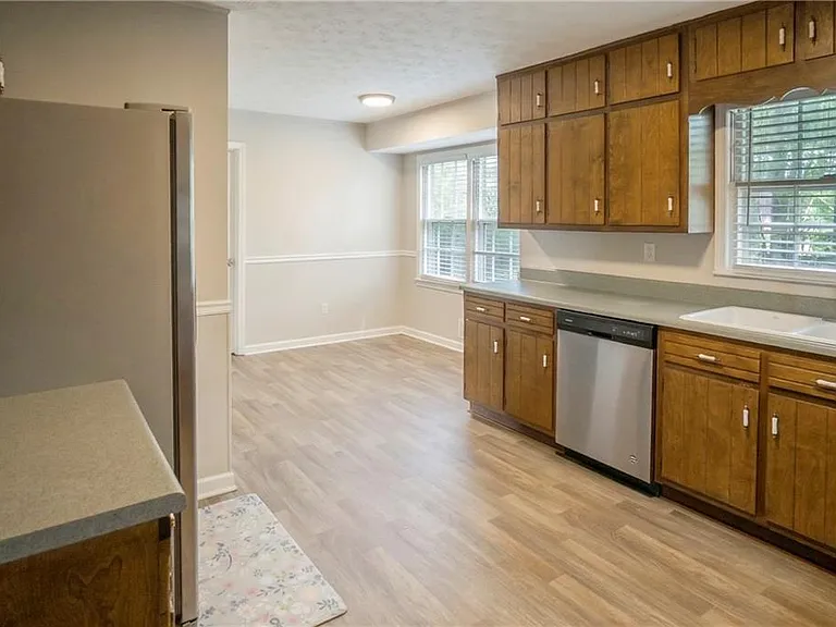1802 Driftwood Pl — Photo 6