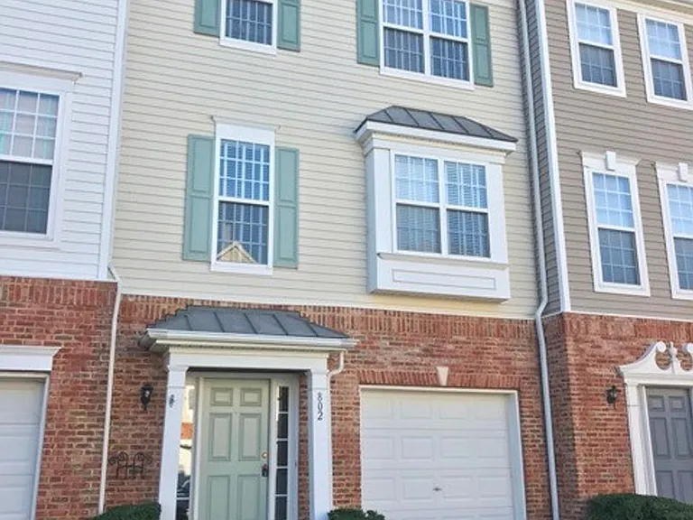 802 Sutter Gate Ln — Photo 1