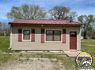 16570 98th Rd, Hoyt, KS 66440