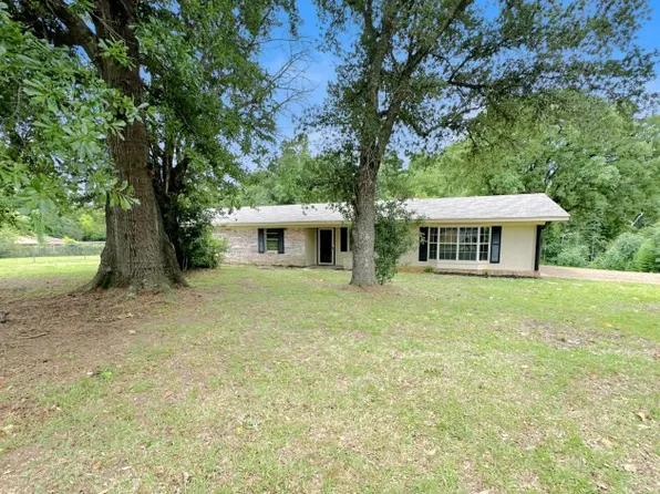 300 Pine St, Ore City, TX 75683