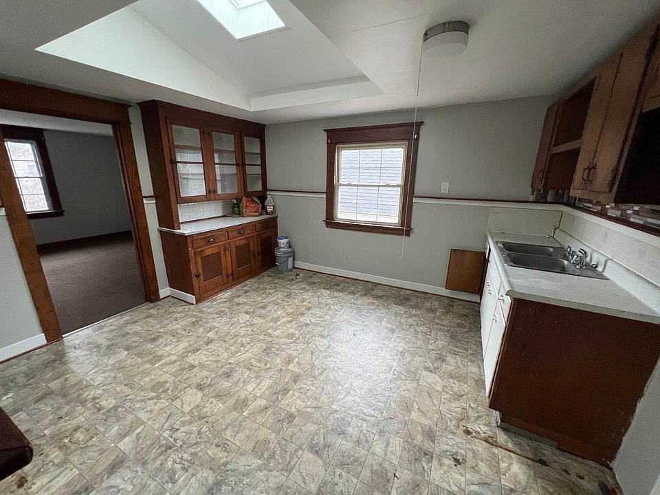 1st image of 304 Holly St #2
