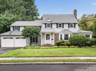 8 Highland Rd, Glen Rock, NJ 07452